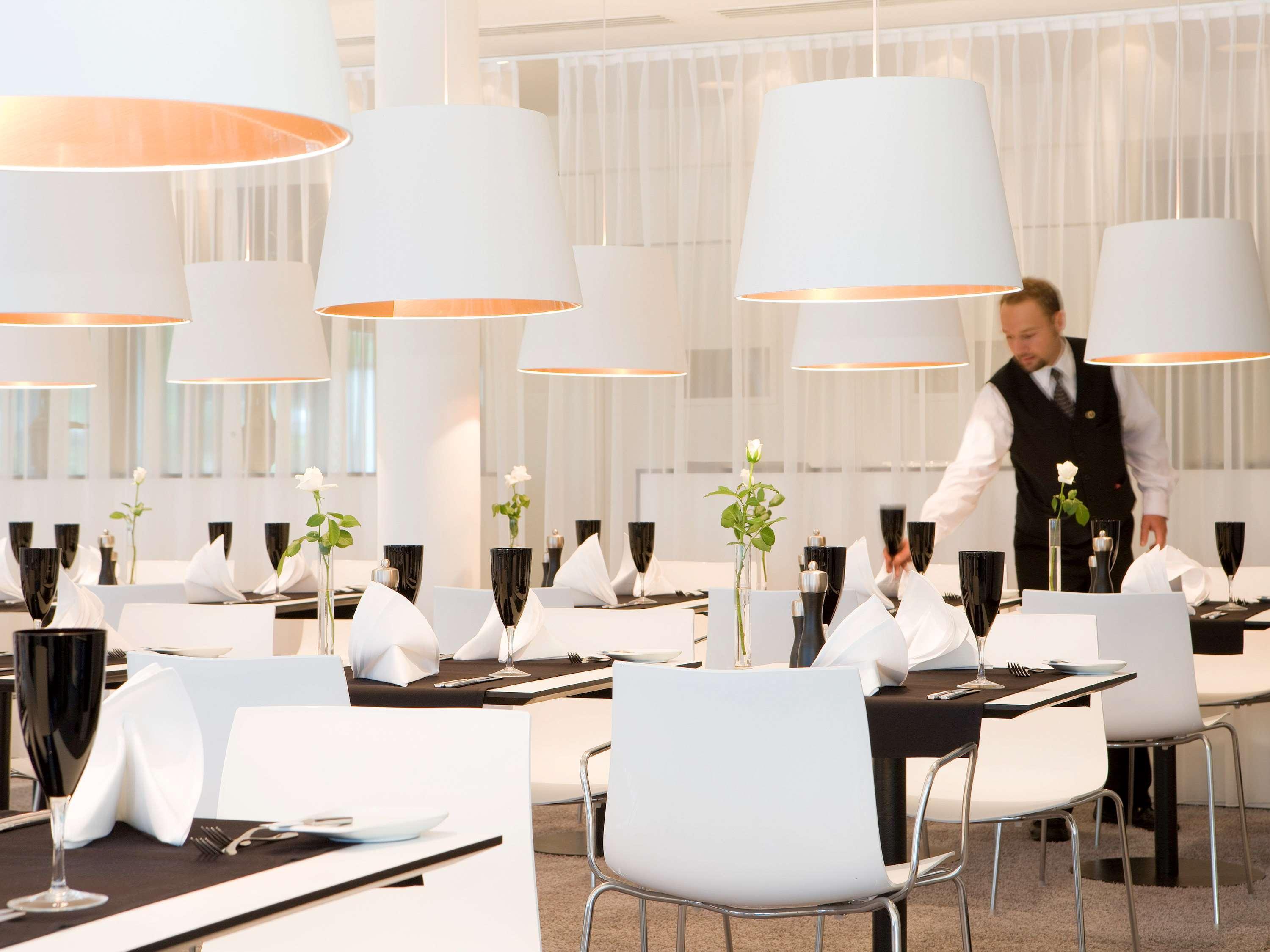 Congress Mercure An Der Messe Hotel 4*