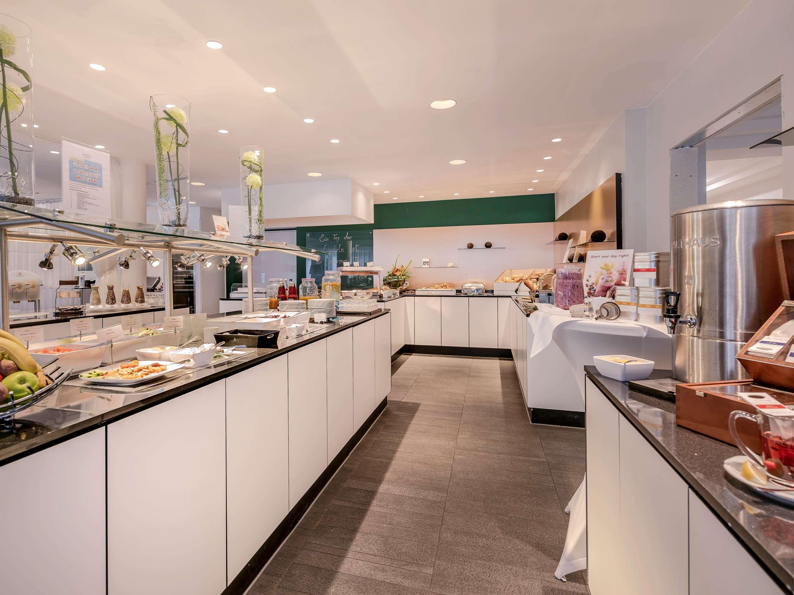 Hotel Congress Mercure An Der Messe 4*