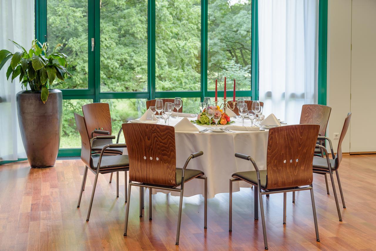 Hotel Congress Mercure An Der Messe 4*